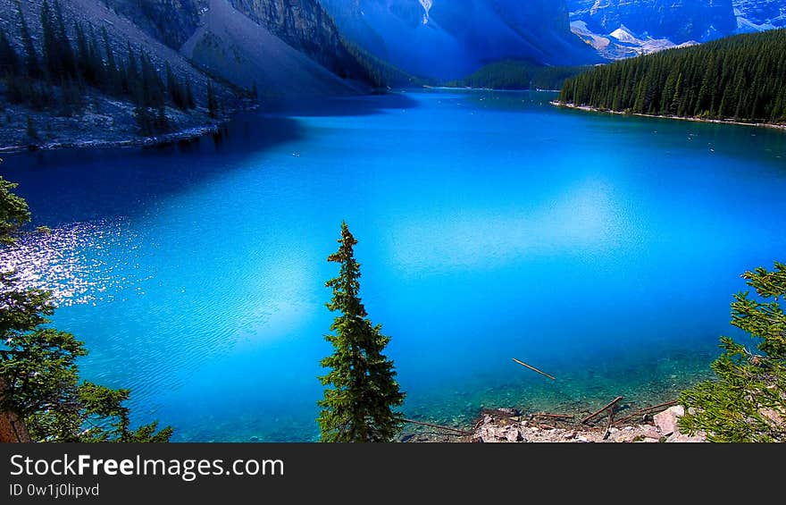 Moraine Lake, Valley of the Ten Peaks, Beautiful Landscape, Banff National Park, Alberta, Canada