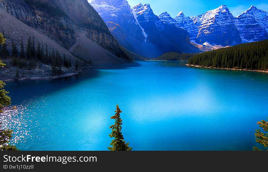 Moraine Lake is a glacially fed lake in Banff National Park, 14 kilometres outside the Village of Lake Louise, Alberta, Canada. It is situated in the Valley of the Ten Peaks, at an elevation of approximately 1,884 metres. The lake has a surface area of 50 hectares. Moraine Lake is a glacially fed lake in Banff National Park, 14 kilometres outside the Village of Lake Louise, Alberta, Canada. It is situated in the Valley of the Ten Peaks, at an elevation of approximately 1,884 metres. The lake has a surface area of 50 hectares.