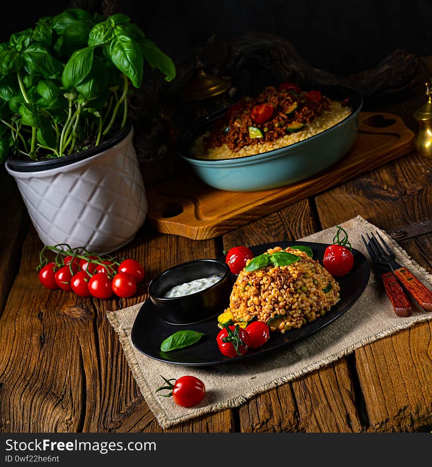 A rustic bulgur fried with minced meat and vegetables