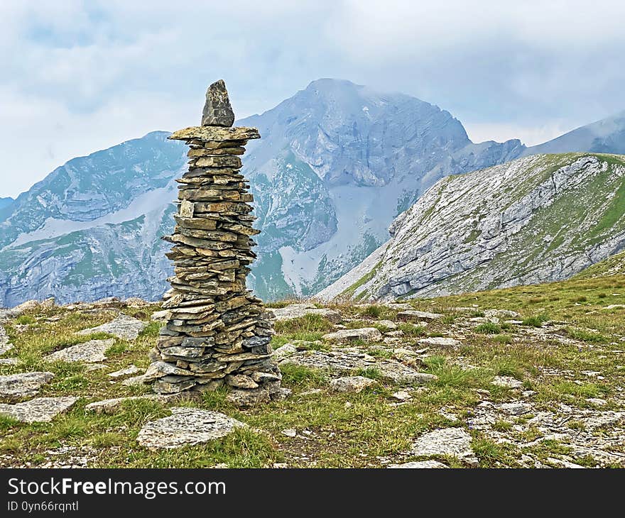 Alpine Peak Gross Hohmad Above The Tannensee Lake Or Tannen Lake And In The Uri Alps Mountain Massif, Melchtal - Switzerland