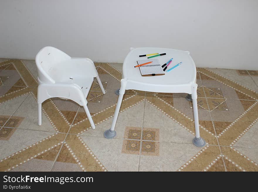 Baby Study Table and chair in white color. Baby Study Table and chair in white color