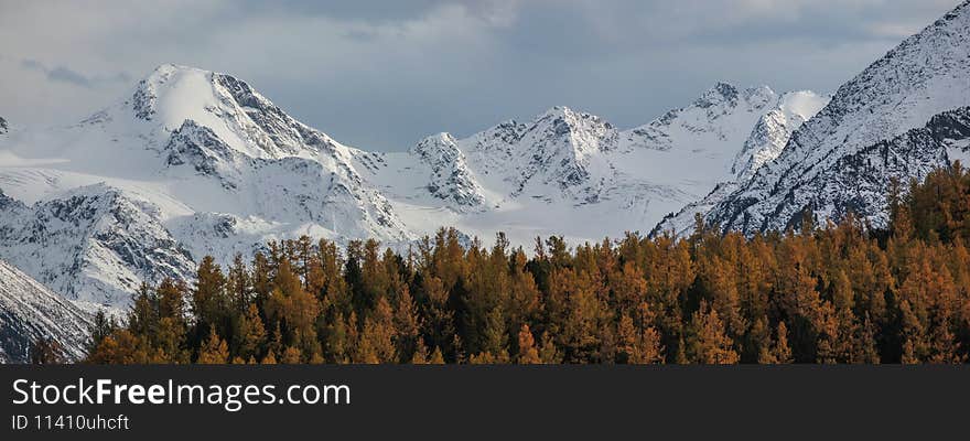 Panoramic view, snow-capped peaks