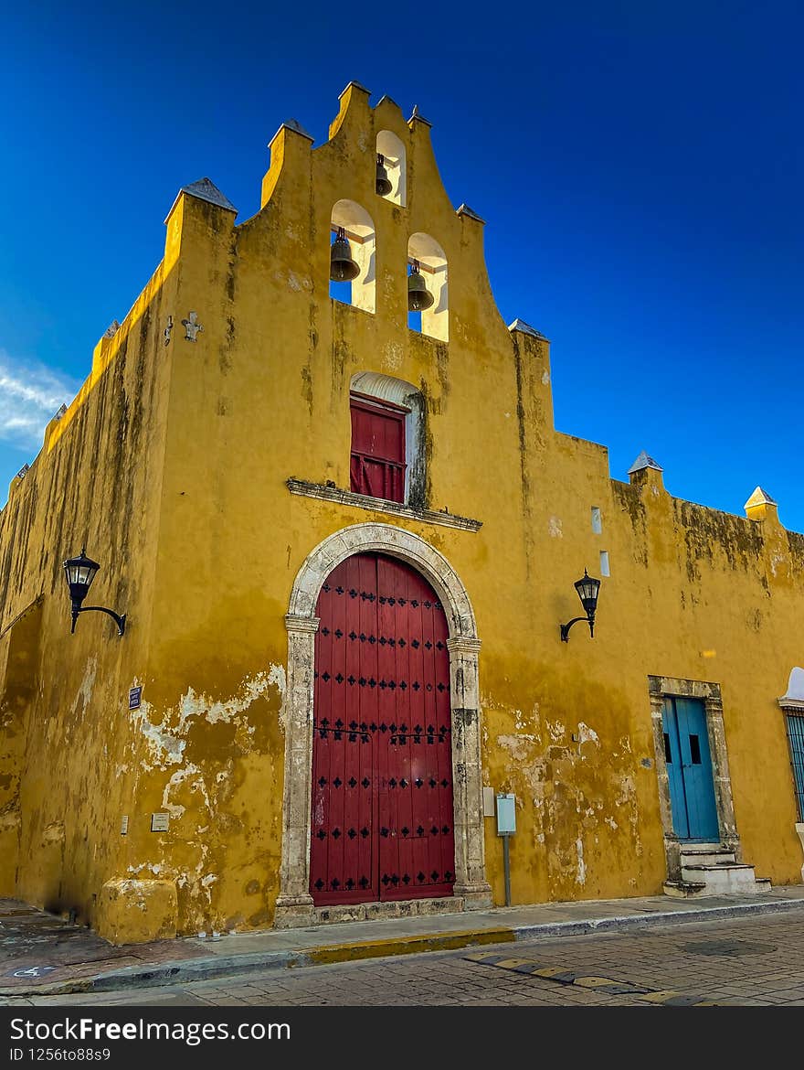 History on Campeche norning walk on the 59 street. History on Campeche norning walk on the 59 street