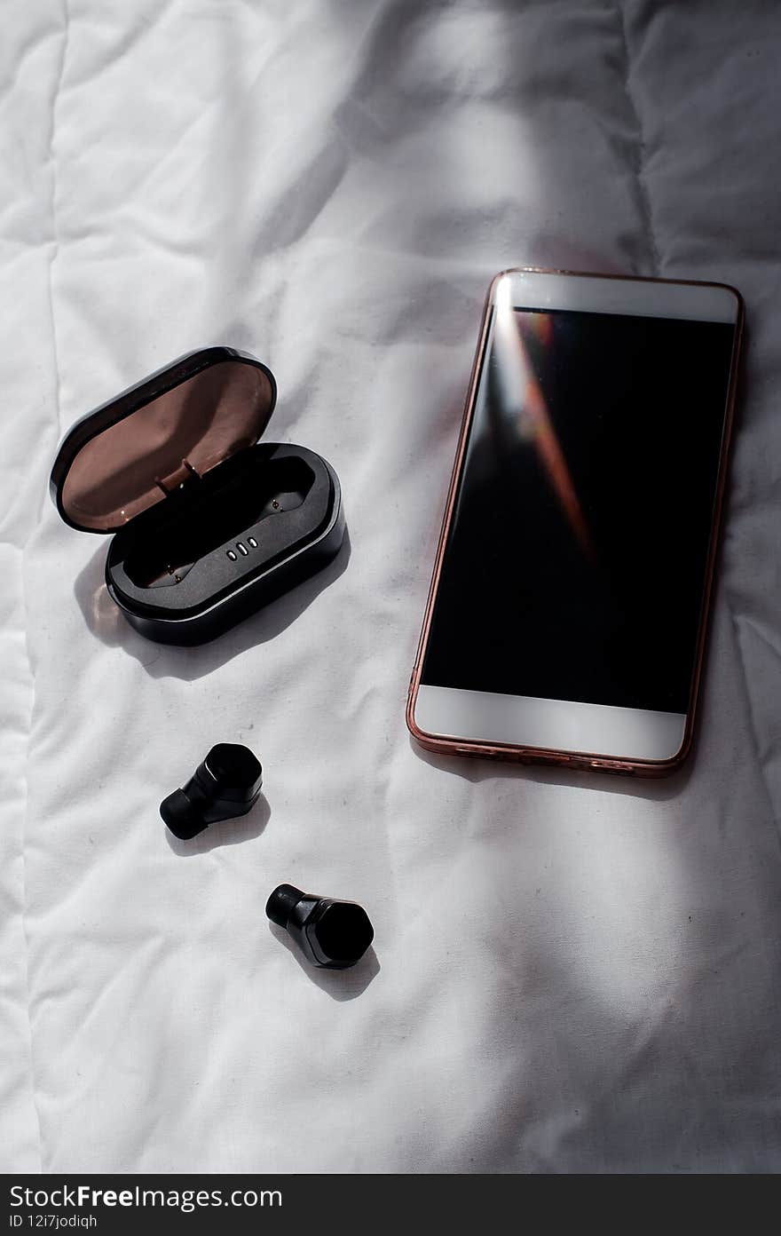 New Technology Sport Wearable Accessories For Runners:fitness Woman Listening Music In Wireless Headphones, Running