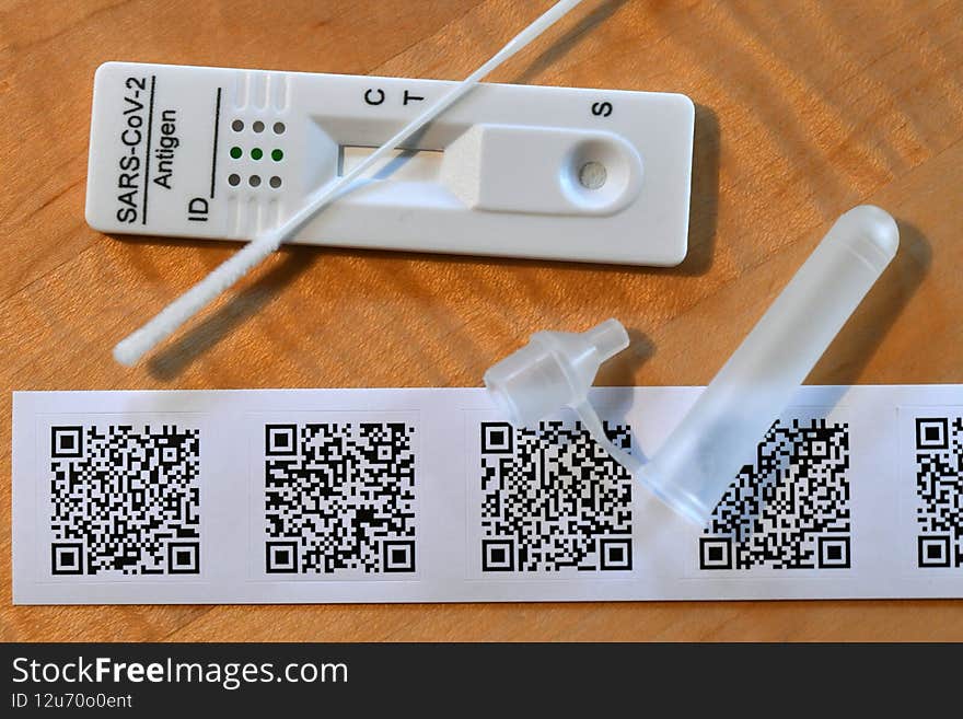 Antigen-Test-Kit für digitalen Selbsttest in Österreich, Europa - Antigen test kit for digital self-test in Austria, Europe