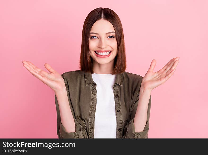 Photo of impressed bob hairdo millennial lady clap hands wear green shirt isolated on pink color background
