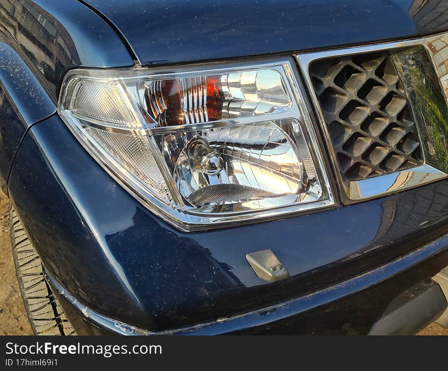 Nissan Navarra D40 2008  headlights