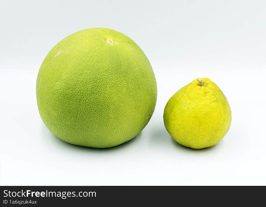 Big and Small: A pomelo and a mandarin