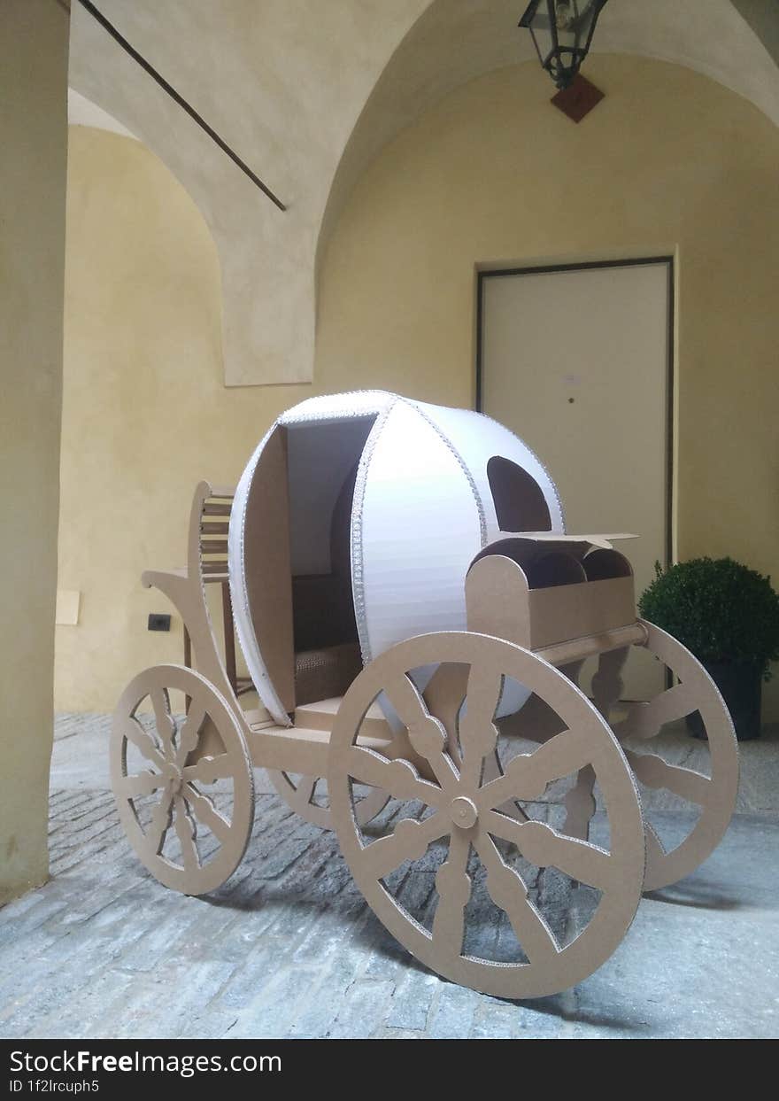 Cindarella carriage for prop in wedding