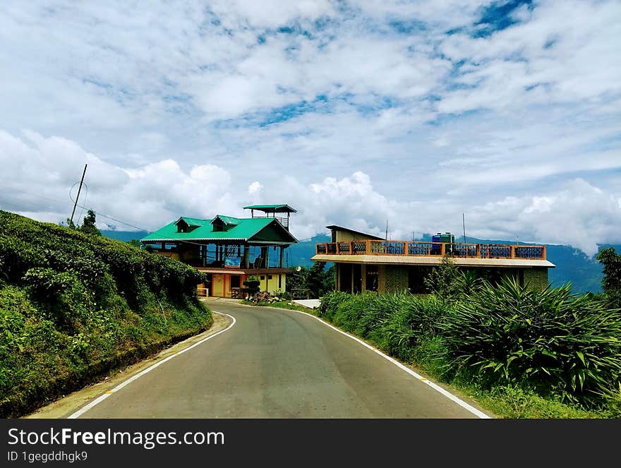 Darjeeling  Subarban Street, With Beautifully  Decorated  Homestay