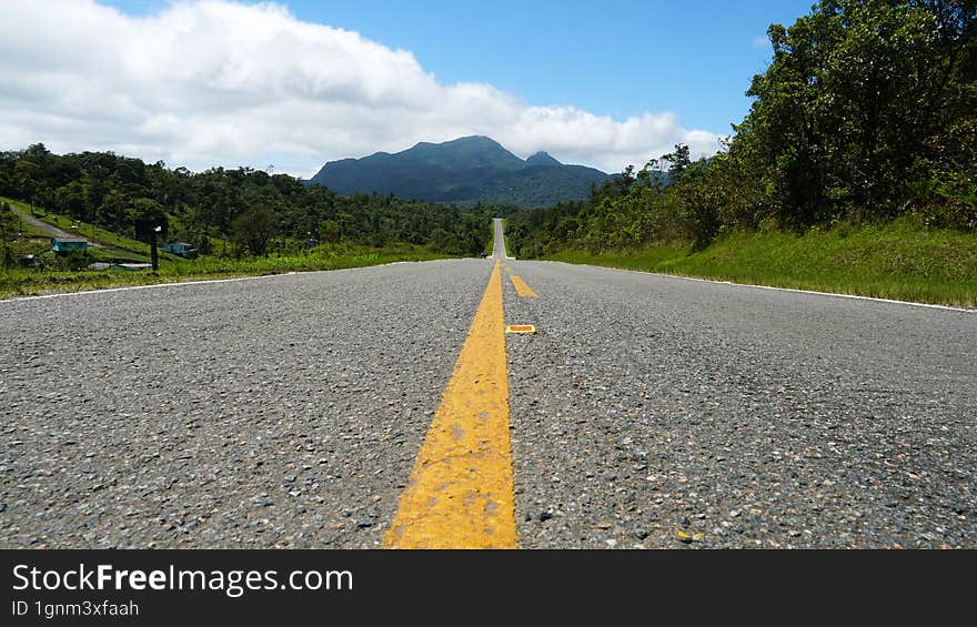 Estrada da Graciosa, historic road, connects Curitiba, capital of the state of Paran� to the historic cities of Antonina and Morretes, southern Brazil, cutting through the Atlantic Forest, Serra do Mar of southern Brazil