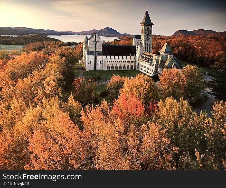 Saint -Benoit-du-lac, Montreal By Thiagu Ramasamy