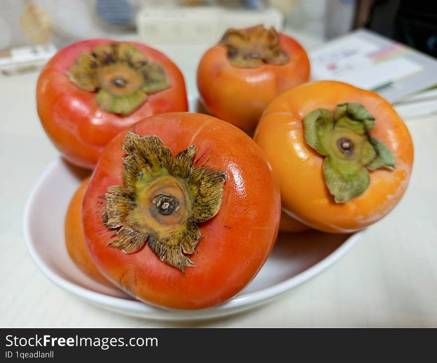 Delicious Japanese persimmons as dinner desserts