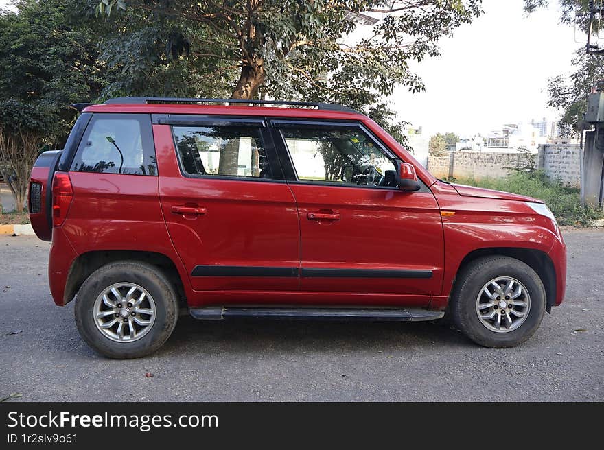 Mahindra TUV 300 Lava Red SUV