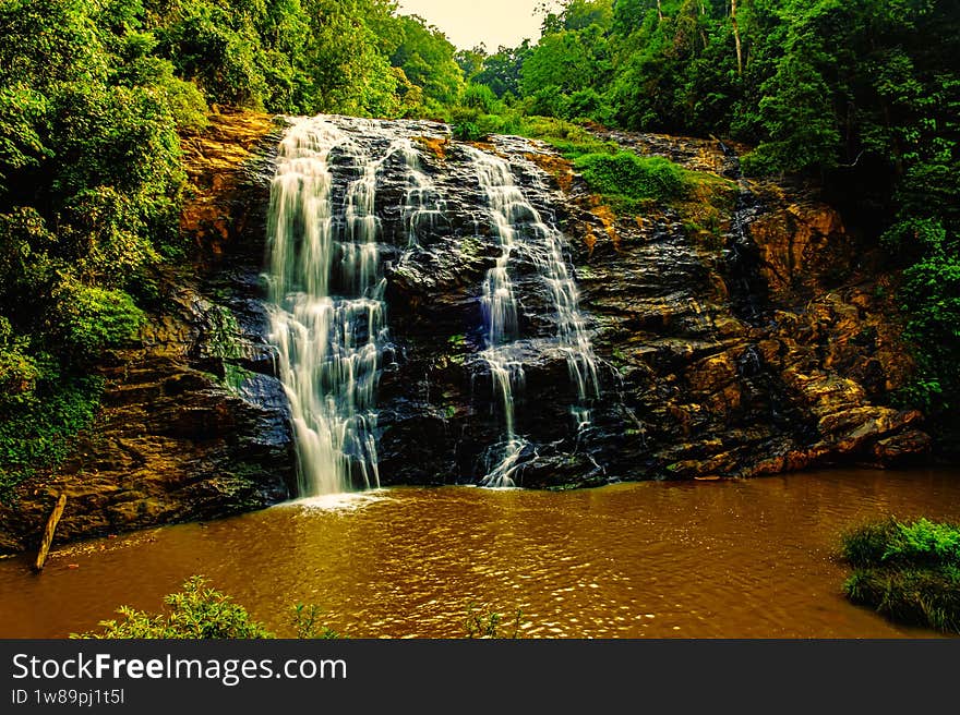 Hidden within the dense coffee plantations of Coorg, Abbey Falls cascades gracefully, creating a mesmerizing spectacle of white froth against the emerald-green backdrop of the Western Ghats. The roaring waters plunge from a height of 70 feet, surrounded by lush vegetation and misty air, making it one of Karnataka�s most picturesque waterfalls. Whether visited during monsoon for its powerful flow or in winter for a serene retreat, Abbey Falls is a paradise for nature lovers, photographers, and adventurers alike.