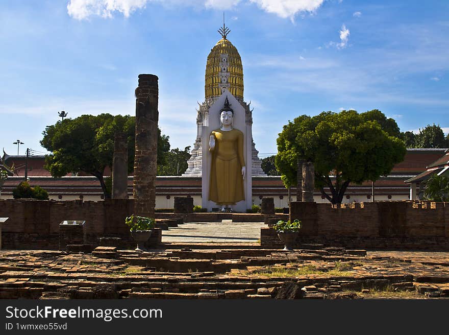 Buddha statues in Wat Phra Si Rattana Mahathat