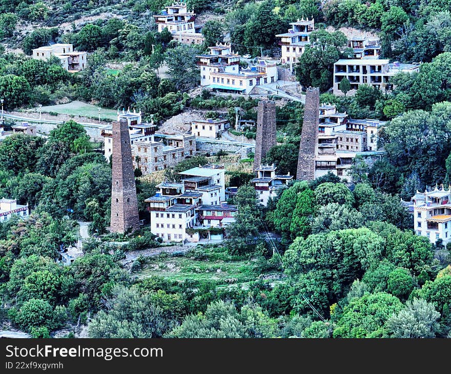 On October 8, 2025, Suopo Zangzhai is located in Molo Village, Suopo Township, Danba County, Garze Autonomous Prefecture, Sichuan