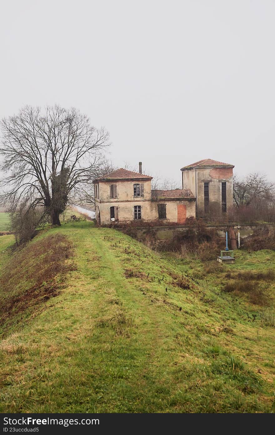 Abandoned building in a field