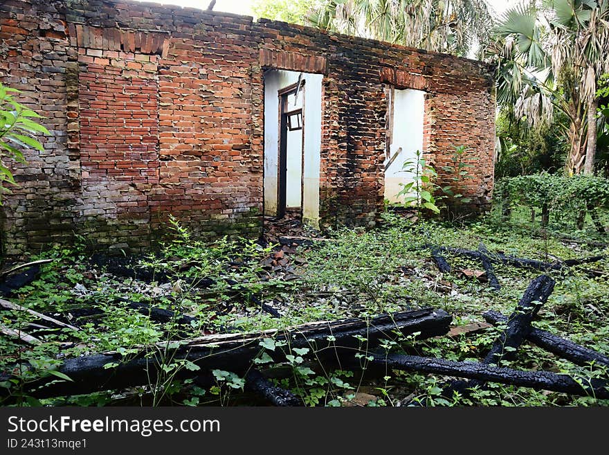 This photo was took at my howetown Taquara. It shows the ruins of an old house.