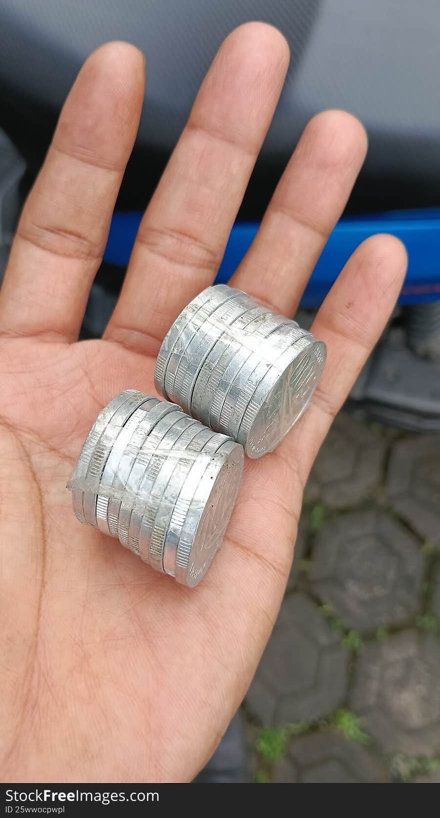Coin Indonesia pecah Rp. 500,-00 dengan total Rp. 10.000,-00